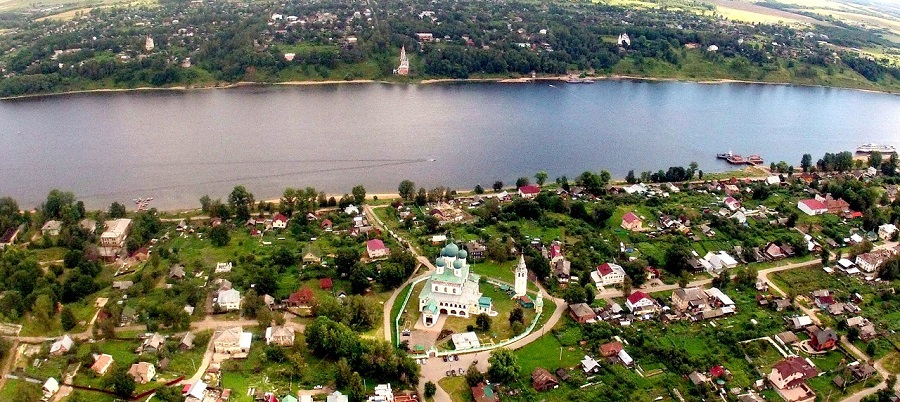 Река и люди город Тутаев